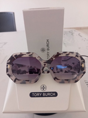 Tory Burch sunglasses new, gray