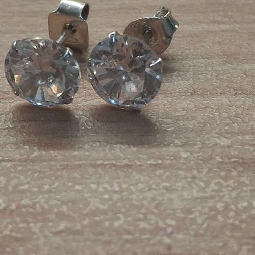925 Silver Earrings new with large zirconia in gift box