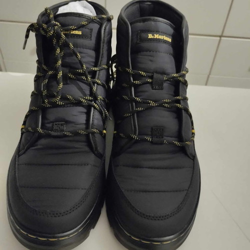 Dr. Martens Combs Padded Casual Boots size 42 new black