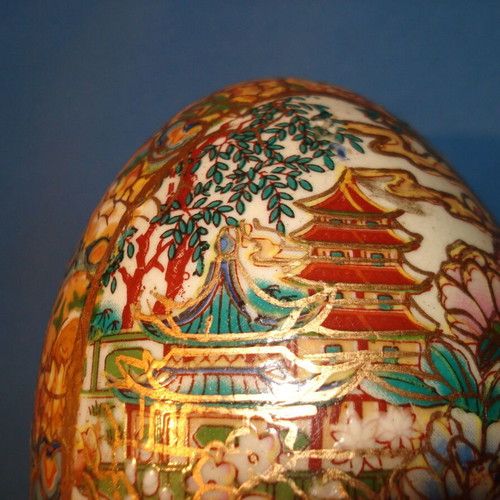 Decorative egg used 11.5cm x 8cm
