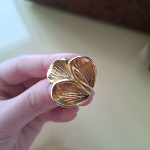 Flower ring like new, golden