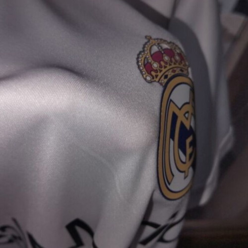 Real Madrid jersey like new, size medium, official replica