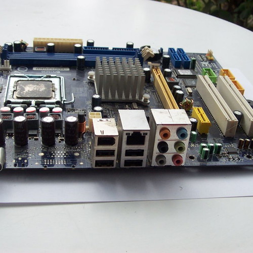 Packard Bell iMedia mainboard used with CPU damage for spare parts