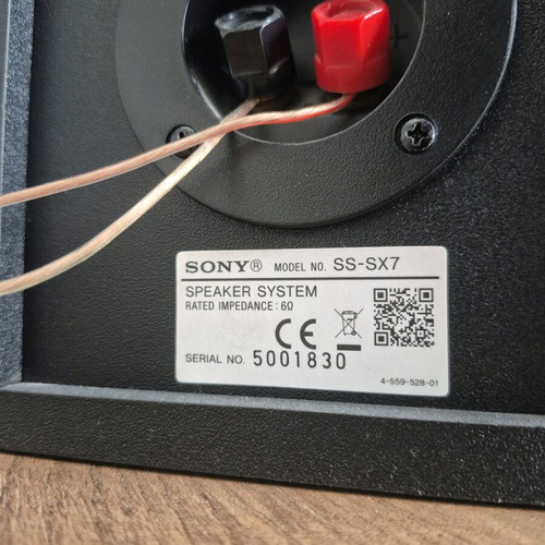 Sony CMT-SX7 Mini HiFi Amplifier Like New with Speakers