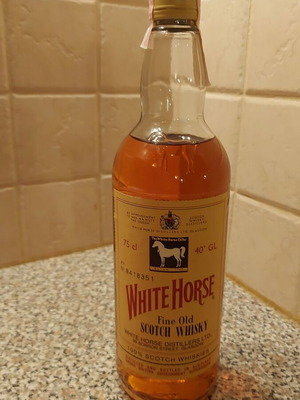 White Horse vintage collectible whisky 750ml sealed