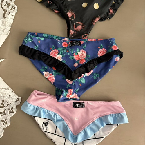 Chic Mess bikini set of 3, reversible top, high-waisted, like new