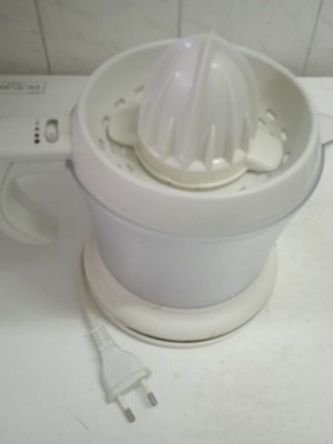 Large electric lemon squeezer used, barely used