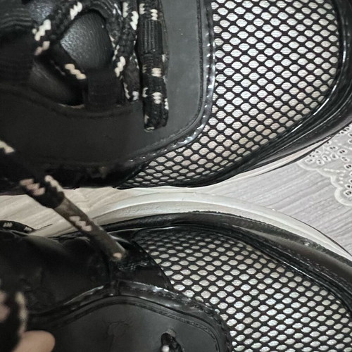 Guess sneakers like new, size 36, black and white