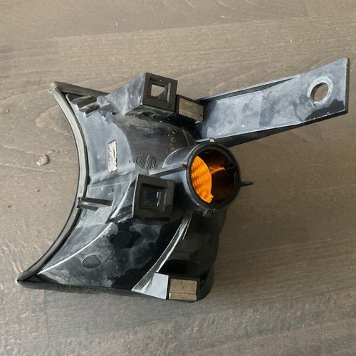 BMW 5 E34 original right turn signal used