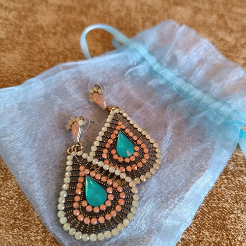 Earrings like new with stones
