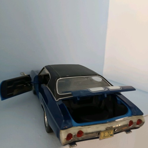 Chevrolet Chevelle SS 454 1972 1:18 scale car model used