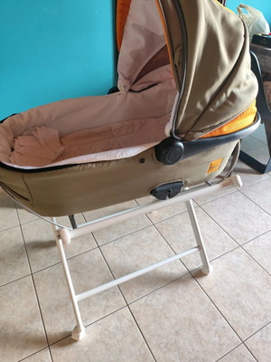 Bassinet with stand like new