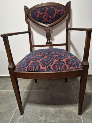 Furniture set from 1930 like new, sofa, two armchairs, two chairs, and table