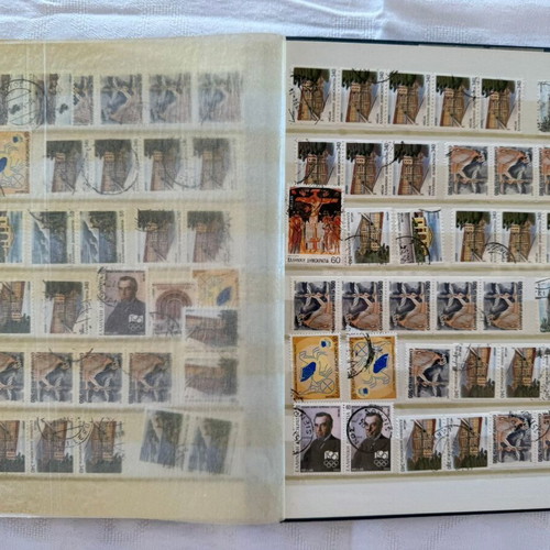 Stamp album collection like new, approx. 642 Greek sealed stamps 1980-1990
