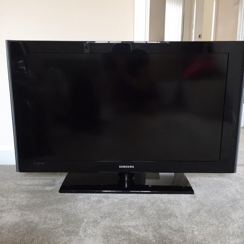 Panasonic TV set, 4 pieces without stands, functional