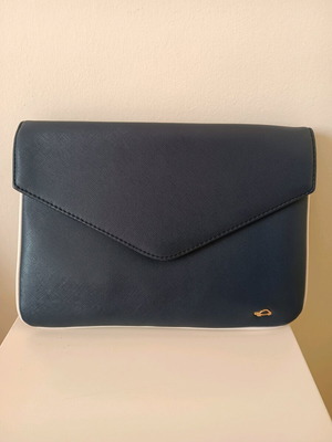Clutcher bag Carpisa like new, blue with white piping