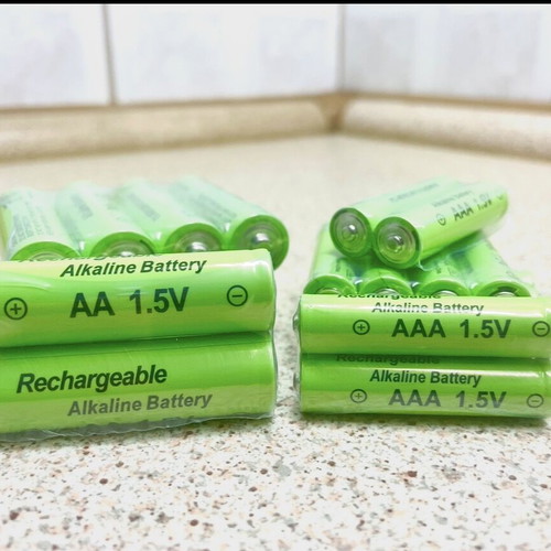 Rechargeable AA and AAA Ni-MH Batteries 1.2V New with Charger Gift