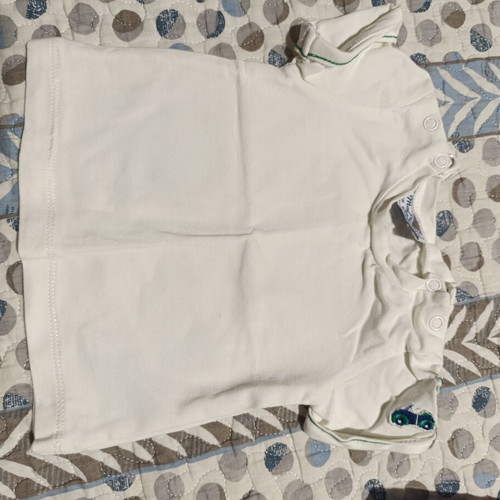 Baby clothing set like new with gifts for 1-month-old