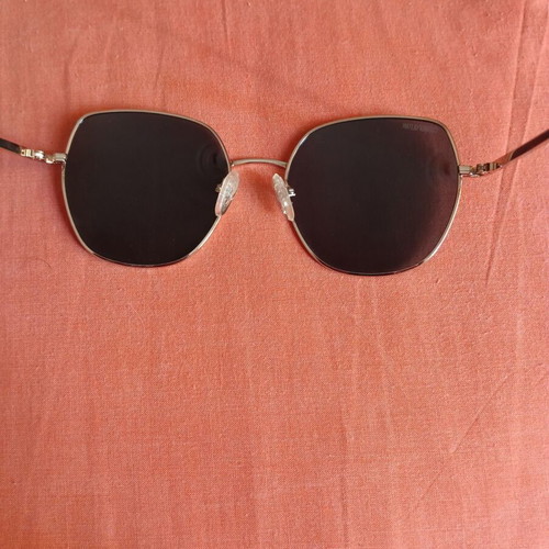 Women's sunglasses like new, black and gold