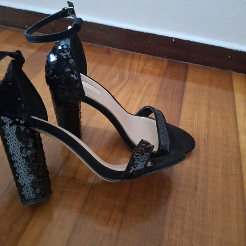 Miss Unique Sandals Size 39 Black New, Unworn