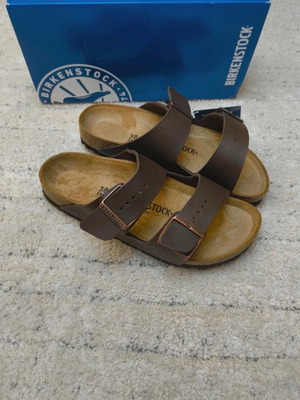 Birkenstock καφέ σανδάλια καινούργια, μέγεθος 38