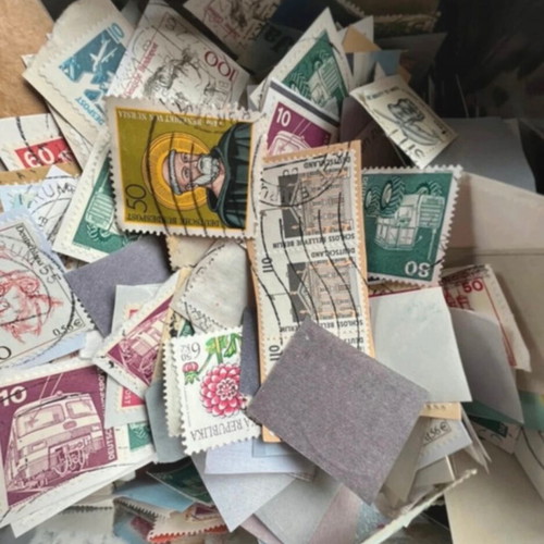 Stamps like new, pack of 100 pieces