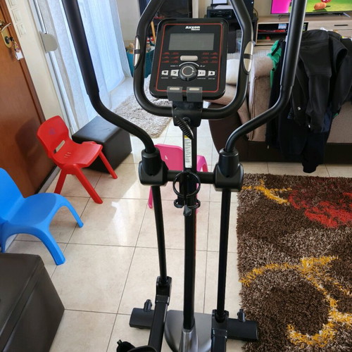 Axxon Exceed e30 elliptical trainer like new