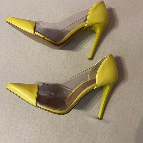 Dexim yellow stiletto pumps like new with PVC transparency, 10 cm heel