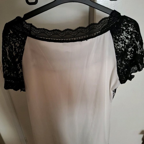 Lace women's blouse with black satin section like new, size L