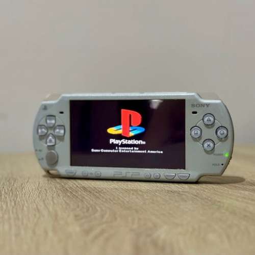 Sony PSP-2000 Felicia Blue with games and accessories