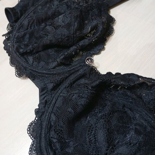 Lepel bra black 90 D new with lace and underwire