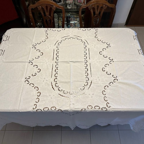 Tablecloth used 200x166cm