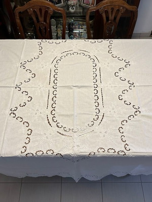 Tablecloth used 200x166cm