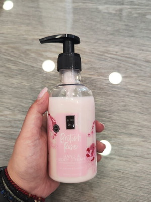 Lavish body cream with rose scent like new