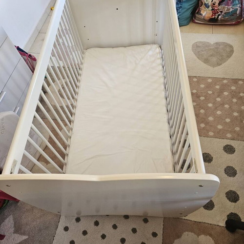 Wooden baby cot with mattress like new 1.50×70