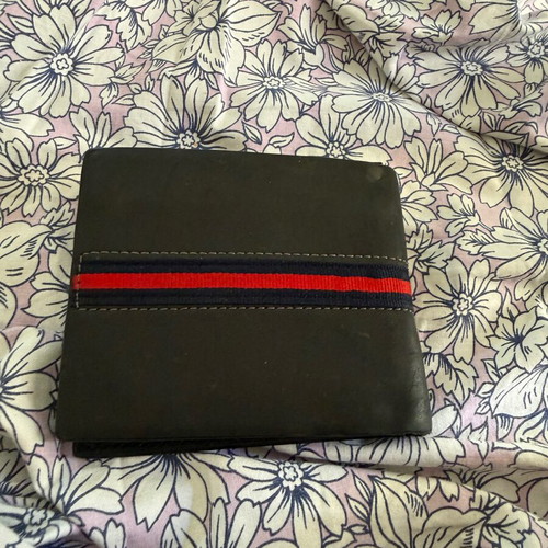 Wallet like new, excellent condition