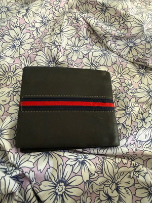 Wallet like new, excellent condition