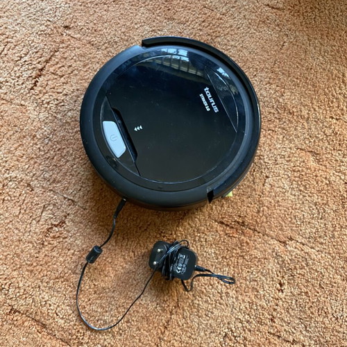 Taurus Striker 2.0 Robot Vacuum Like New, Black