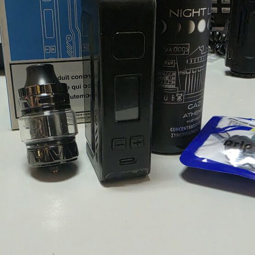 Shakerz vaporizer and Gaur 18 mod like new with accessories