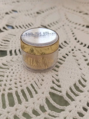 LAYLA Star eyeshadow powder used, gold color