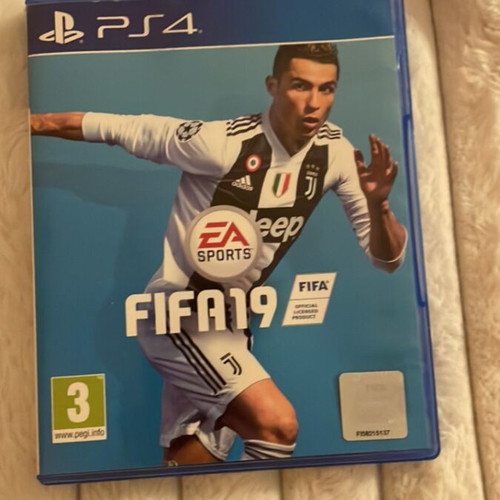 FIFA 19 PS4 lightly used