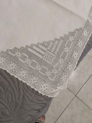 Table linens with knitted corners, two, like new