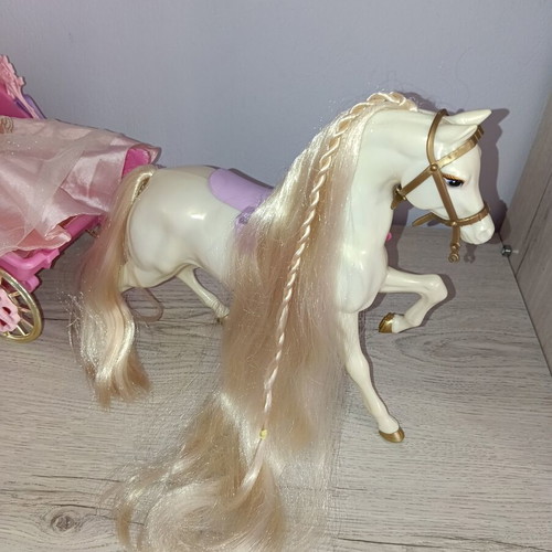 Barbie Rapunzel carriage with missing accessories