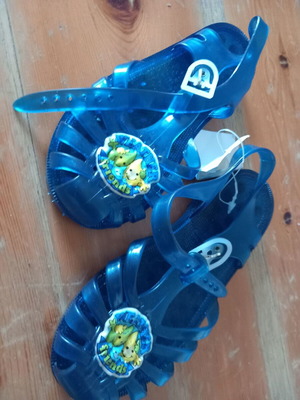 Children's beach shoes new, size 30/31, blue, plastic, lightweight