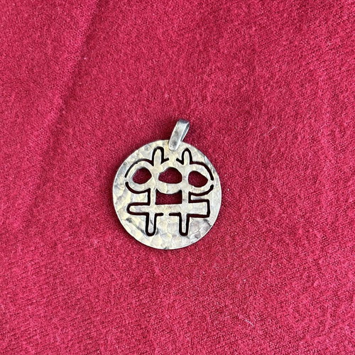 Vintage silver pendant 925 like new, 2.8 cm diameter