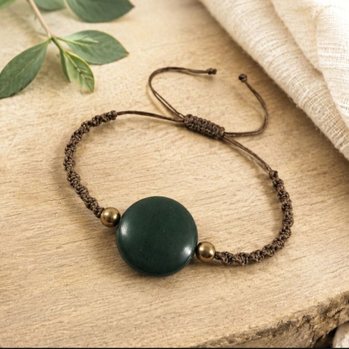 Macrame bracelet with large green stone and gold tones, adjustable, new