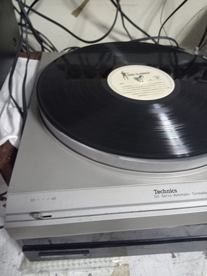 Technics SL-200 DC Servo Automatic Turntable System used