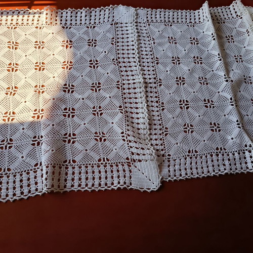 Set of 2 Handmade Crochet Square Doilies 45x45 cm, white
