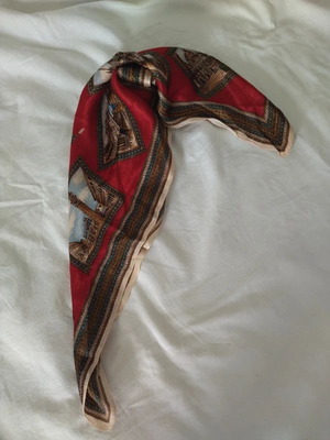 Vintage scarf like new with Venice depictions
