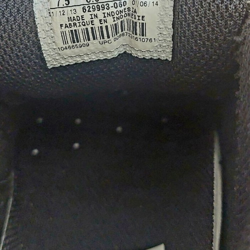 Nike Air Max Command new, black and white, size 40.5